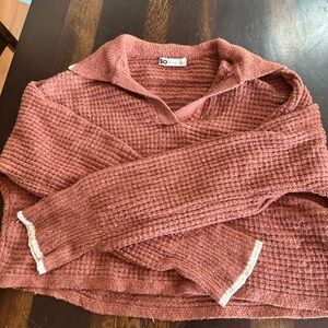 SO Women's Textured Cowl Neck Sweater - Rust